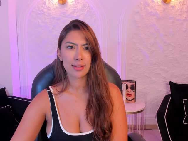 ArianaDumont live cam