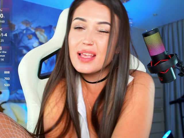 Anutka-chocolatee live cam