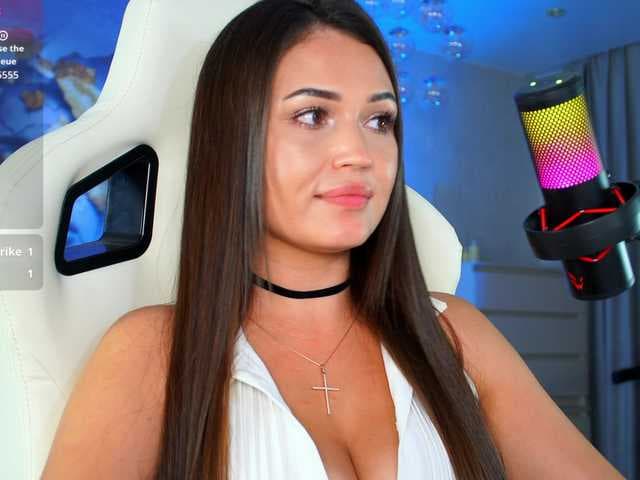 Anutka-chocolatee live cam