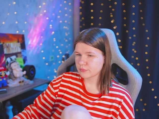 cutesoneckaaa live cam