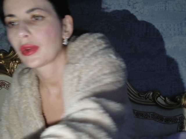 Rosalinda37 live cam