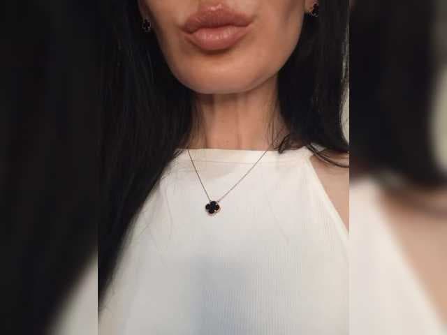 Black_chick live cam