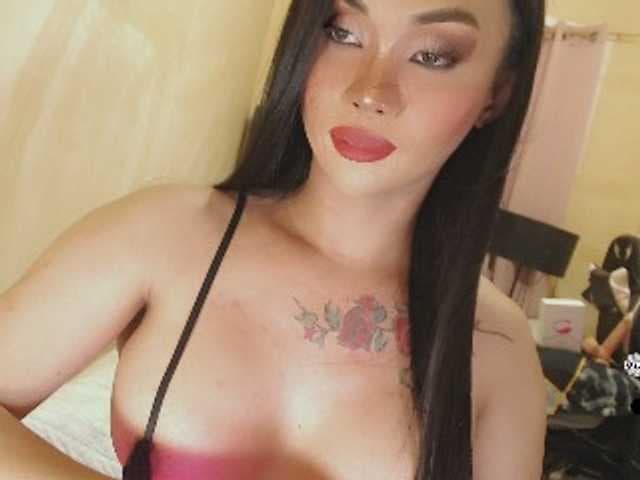 SeductiveBombshellx live cam