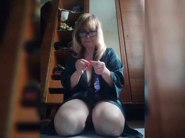 Alina1965 live cam