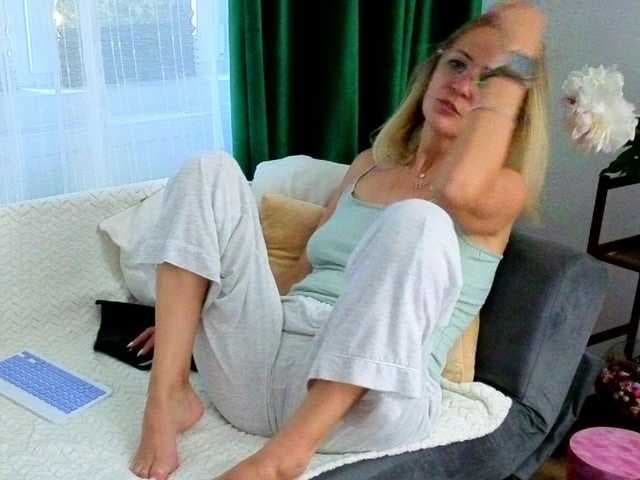 Sweetaniaa live cam
