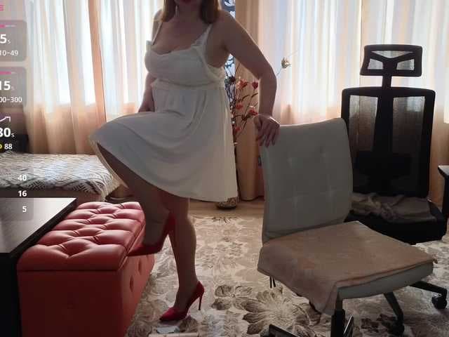 Pink-Lips live cam