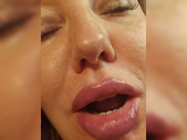 Pink-Lips live cam