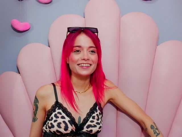 LUCY_MILLER live cam