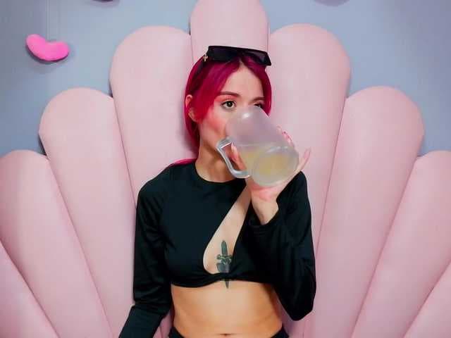 LUCY_MILLER live cam