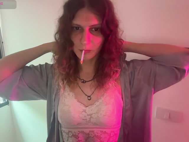 AlicePinkhead live cam