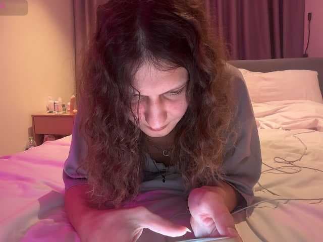 AlicePinkhead live cam