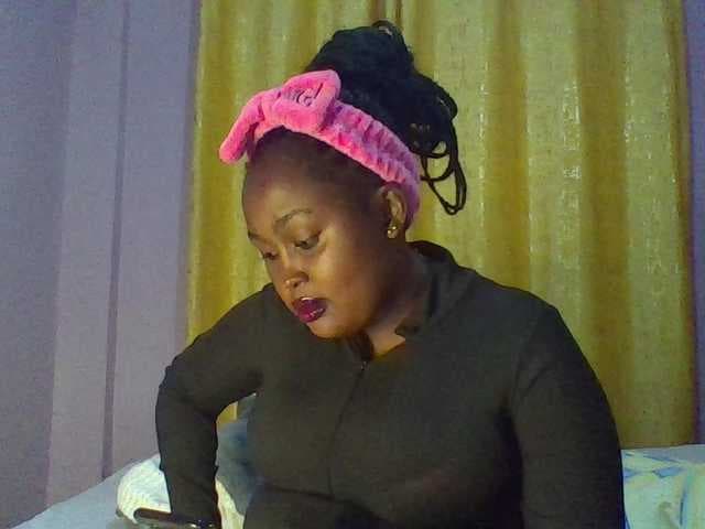 Curvysexy live cam on BongaCams