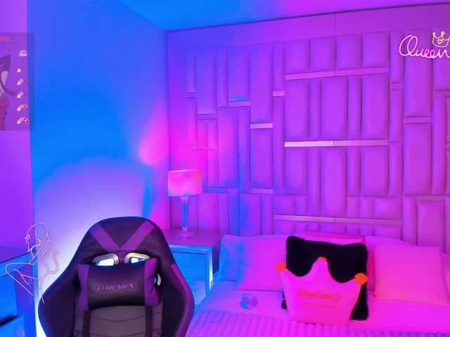 EinnyMure live cam