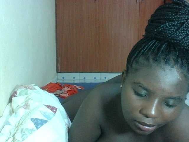 Hotybobbies live cam on BongaCams