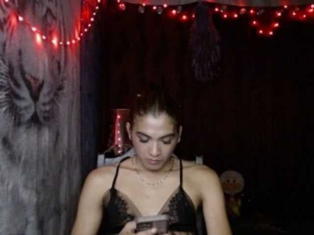 naughtykittykatxx live cam