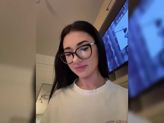 IvyNoirr live cam