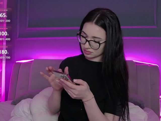 IvyNoirr live cam