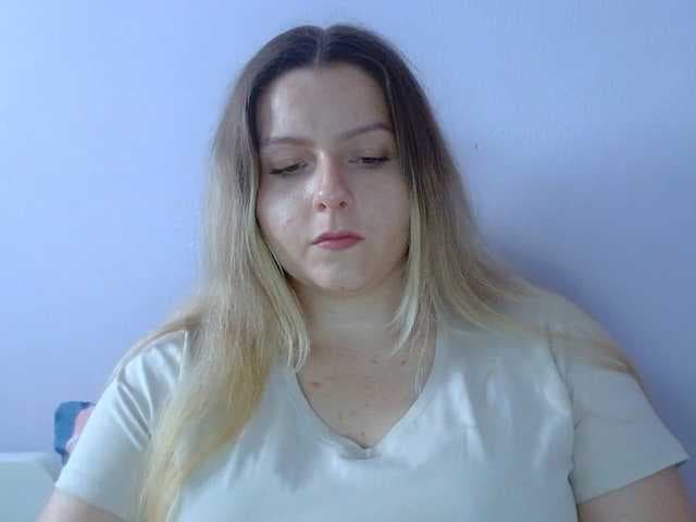 BritneyBlond live cam