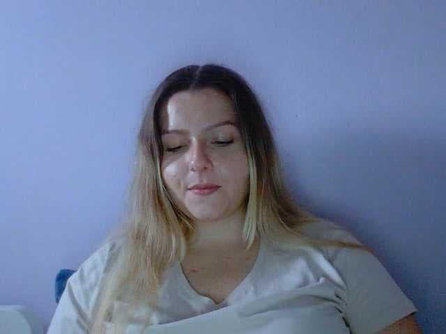 BritneyBlond live cam