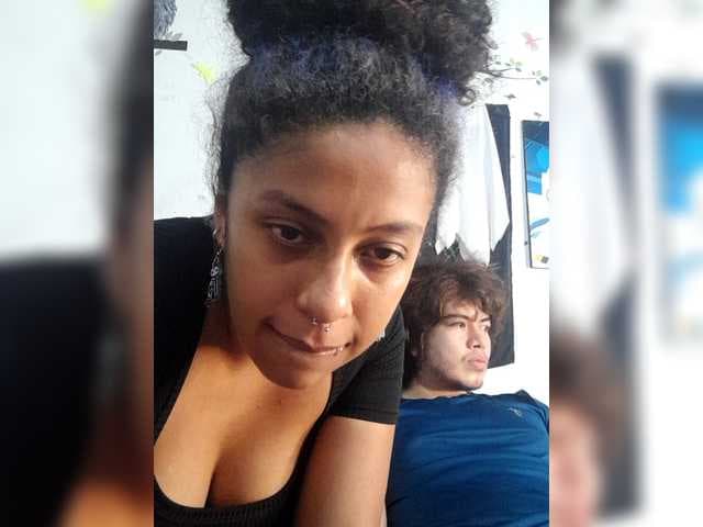 HotHoneyChile live cam