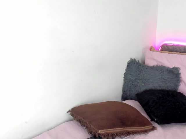 BarbieHotLaura live cam on BongaCams