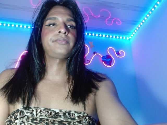 Emilyadamss live cam