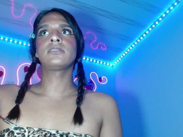 Emilyadamss live cam