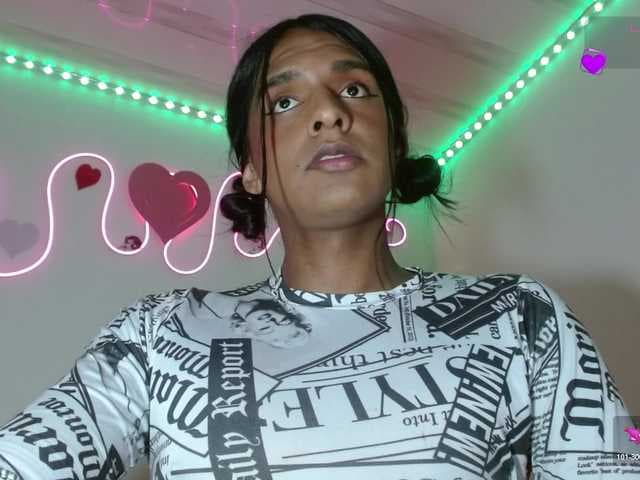 Emilyadamss live cam