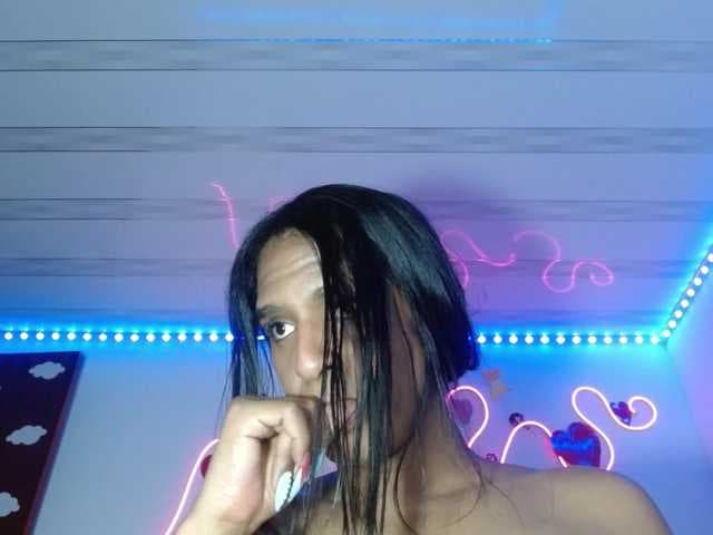 Emilyadamss live cam