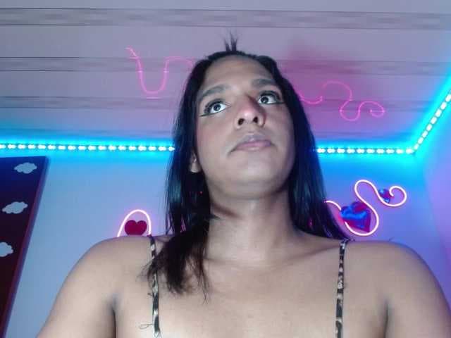 Emilyadamss live cam