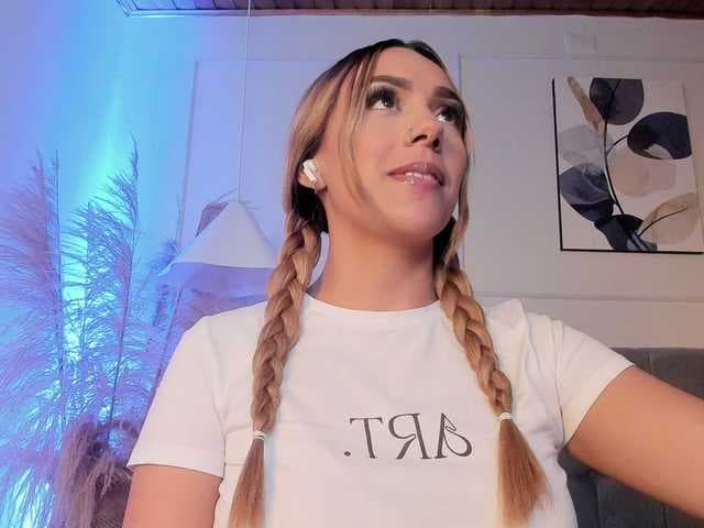 Nicole_Voshkie live cam