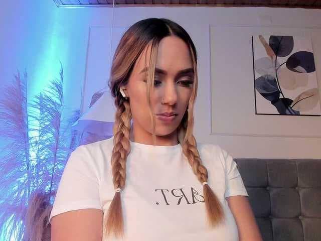 Nicole_Voshkie live cam