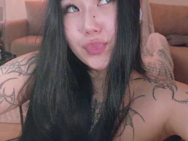 Yuriko-May live cam