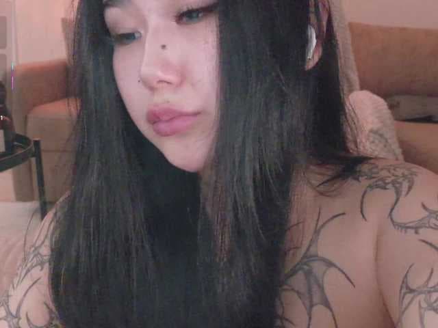Yuriko-May live cam