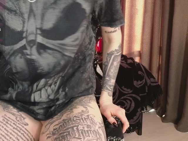Devilsbride live cam