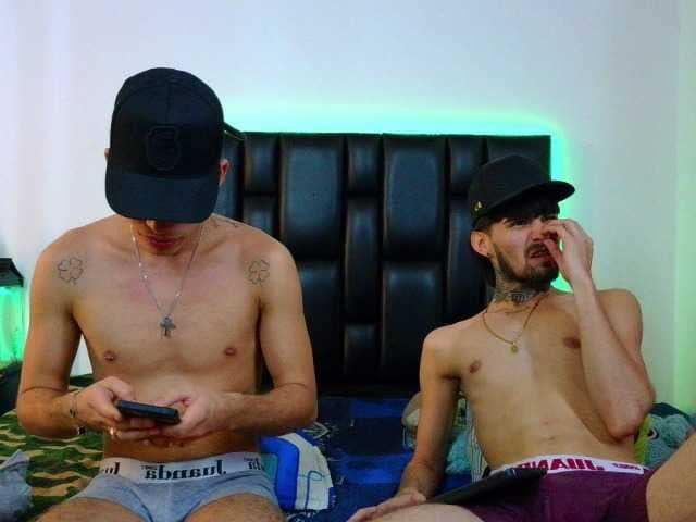 DerekAndRoderick live cam