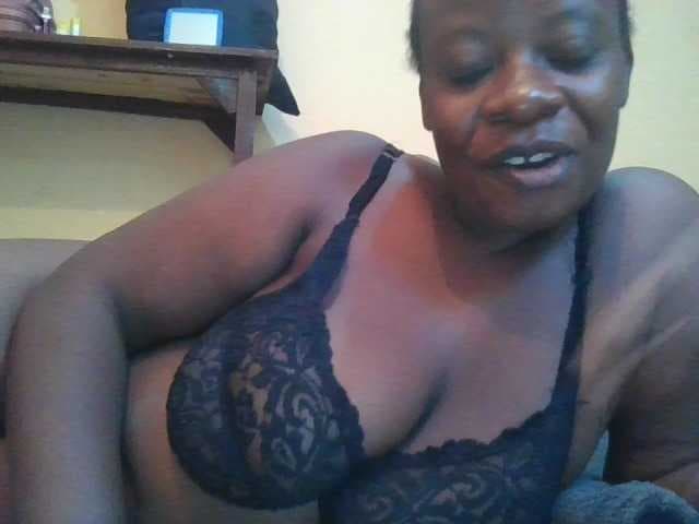Swityass24 live cam
