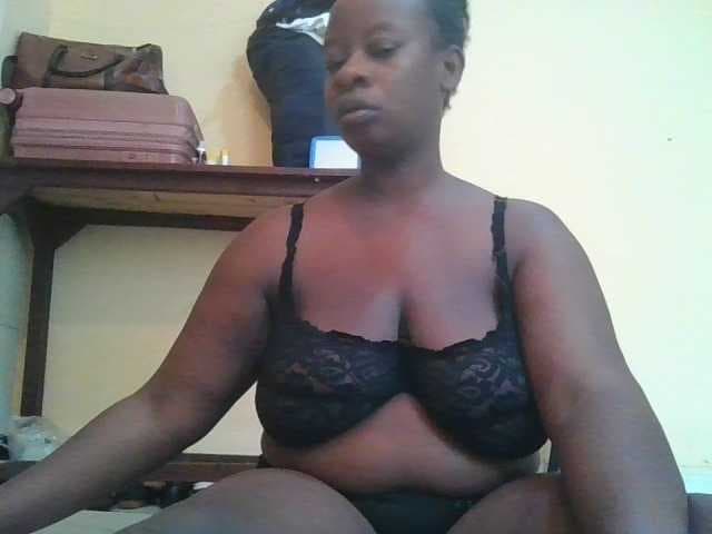 Swityass24 live cam