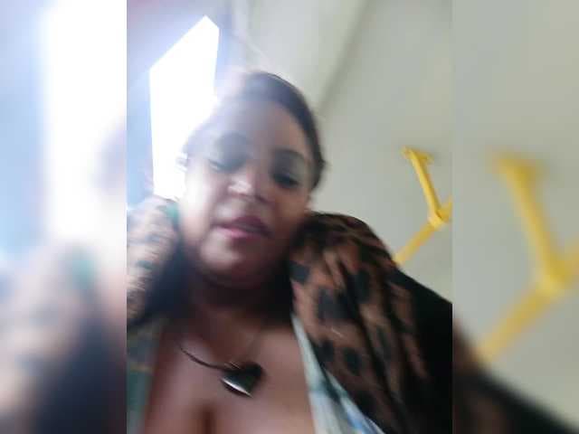 AlexaBrown12 live cam