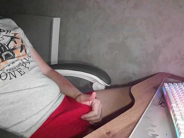 Bigdickk52 live cam