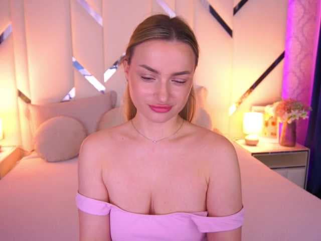 FloraGreys live cam