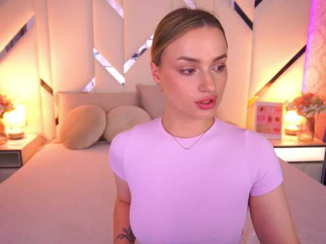 FloraGreys live cam