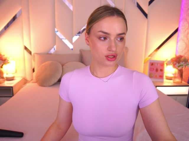 FloraGreys live cam