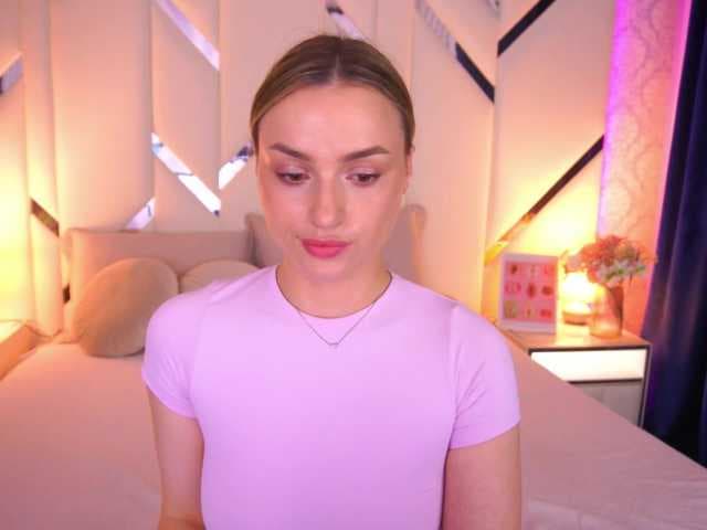 FloraGreys live cam