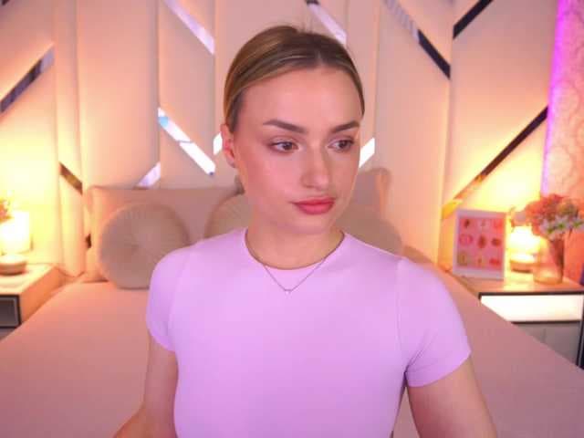 FloraGreys live cam