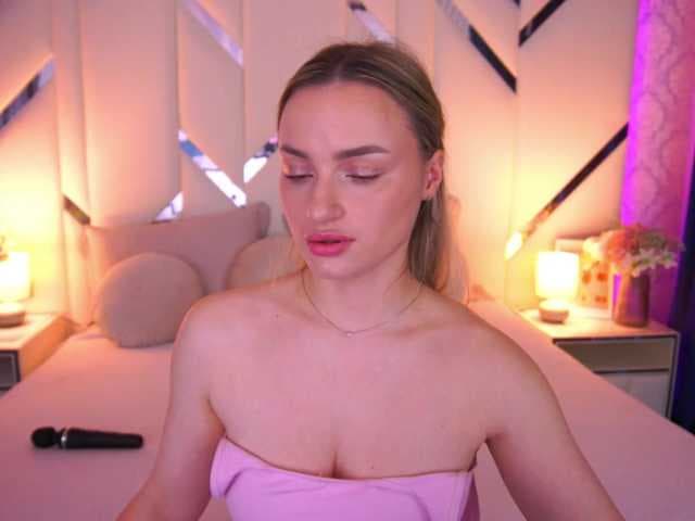 FloraGreys live cam