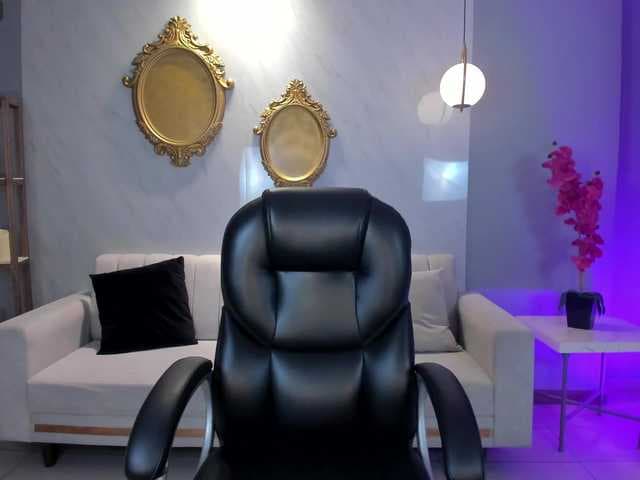 ValeriaRoldan live cam