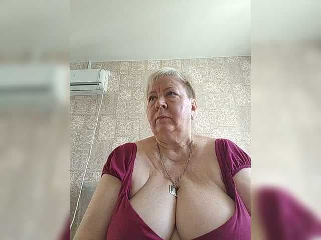 Alena61 live cam on BongaCams