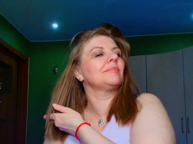 Veronika_Gold live cam