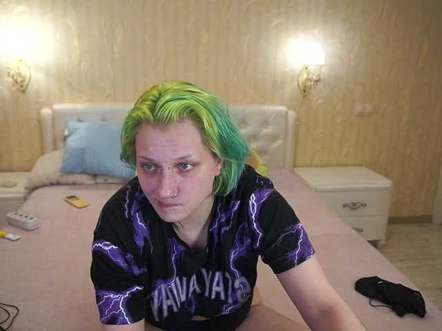 MiaVienne live cam